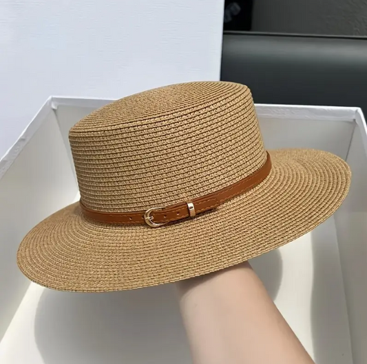 Chapeau en paille avec ceinture en cuir – Style classique