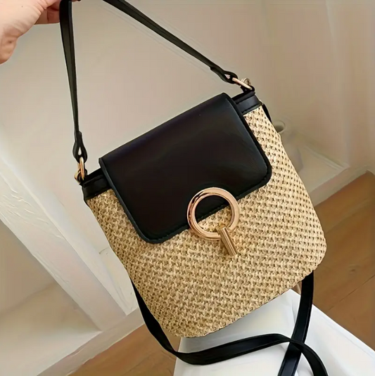 Sac à main en paille au design chic et moderne